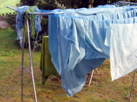 Nun ist der Stoff durch den Luftsauerstoff blau geworden.