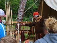 Waffen gehören auch dazu...